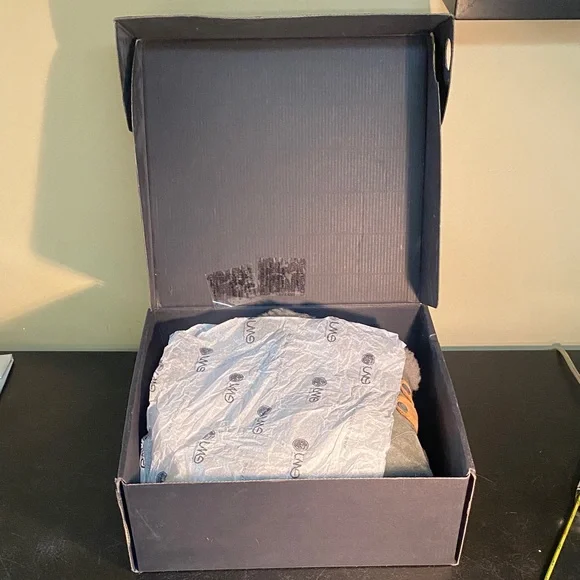 Emu Charcoal Boots with Camel Button Details. Ladies size 6 - Picture 11 of 13